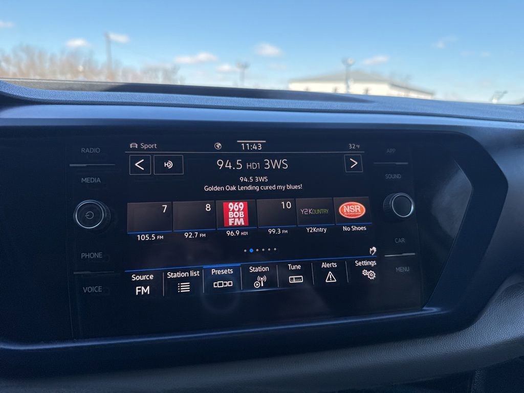 Used 2023 Volkswagen Taos SE image 25