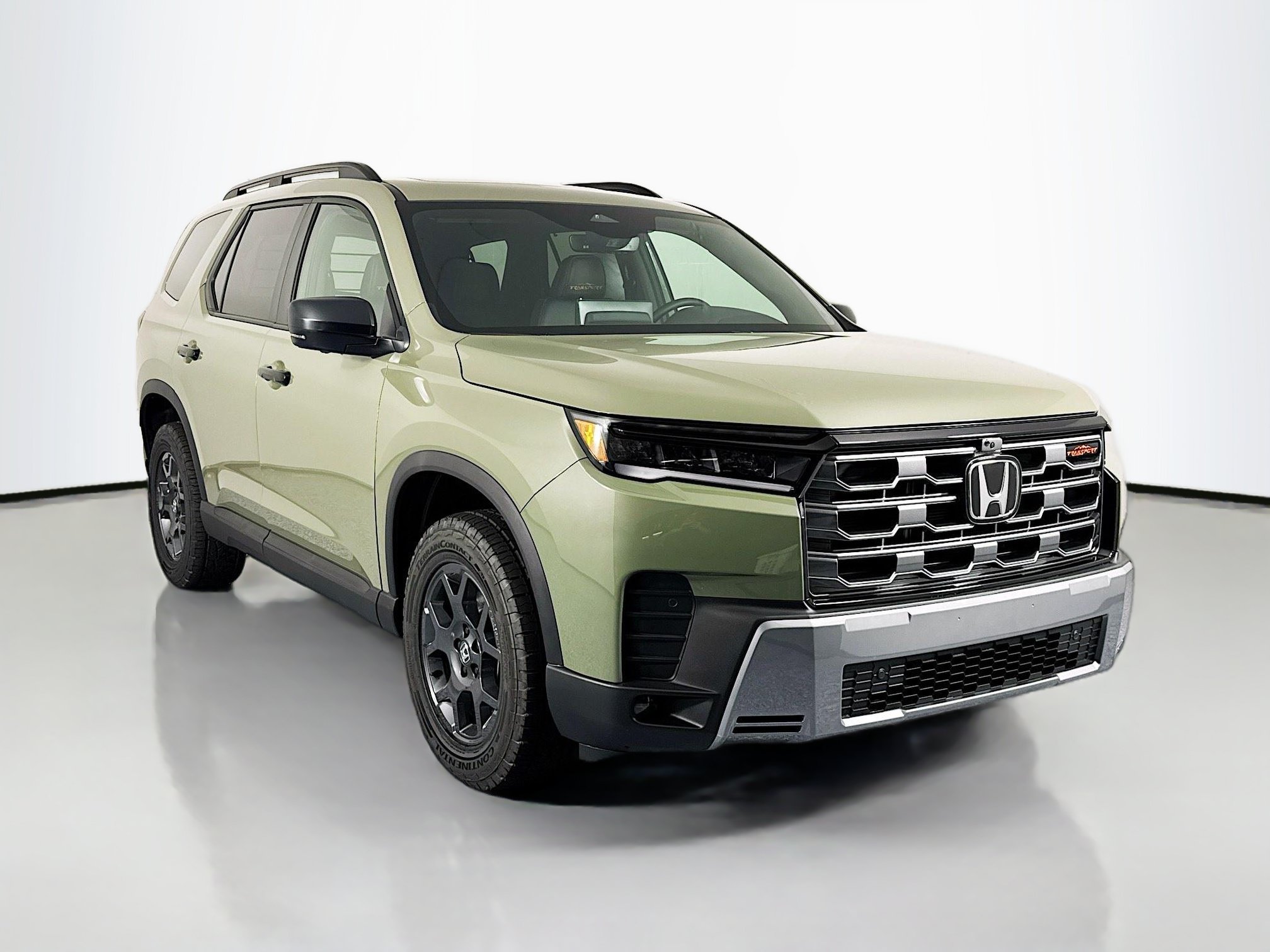 New 2026 Honda Pilot TrailSport image 3