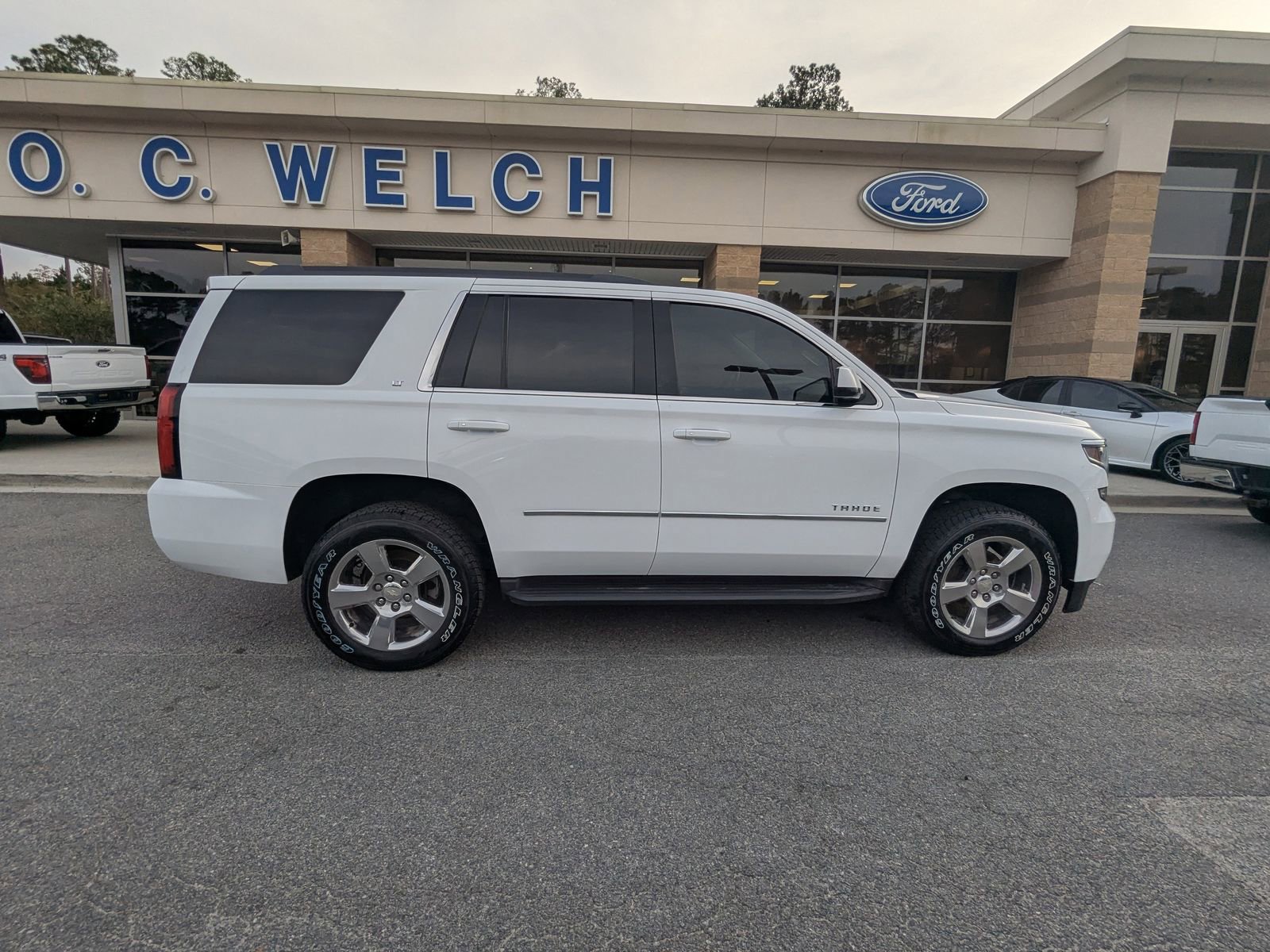 Used 2016 Chevrolet Tahoe LT image 3