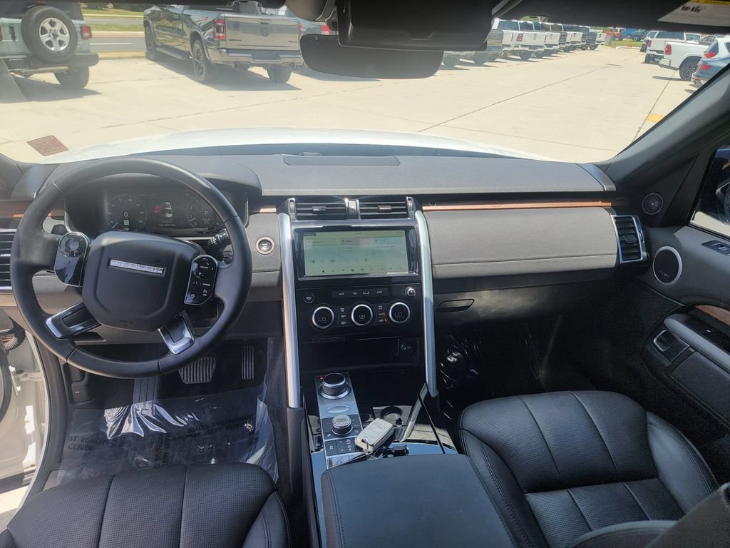 Used 2020 Land Rover Discovery HSE AWD/4WD image 18