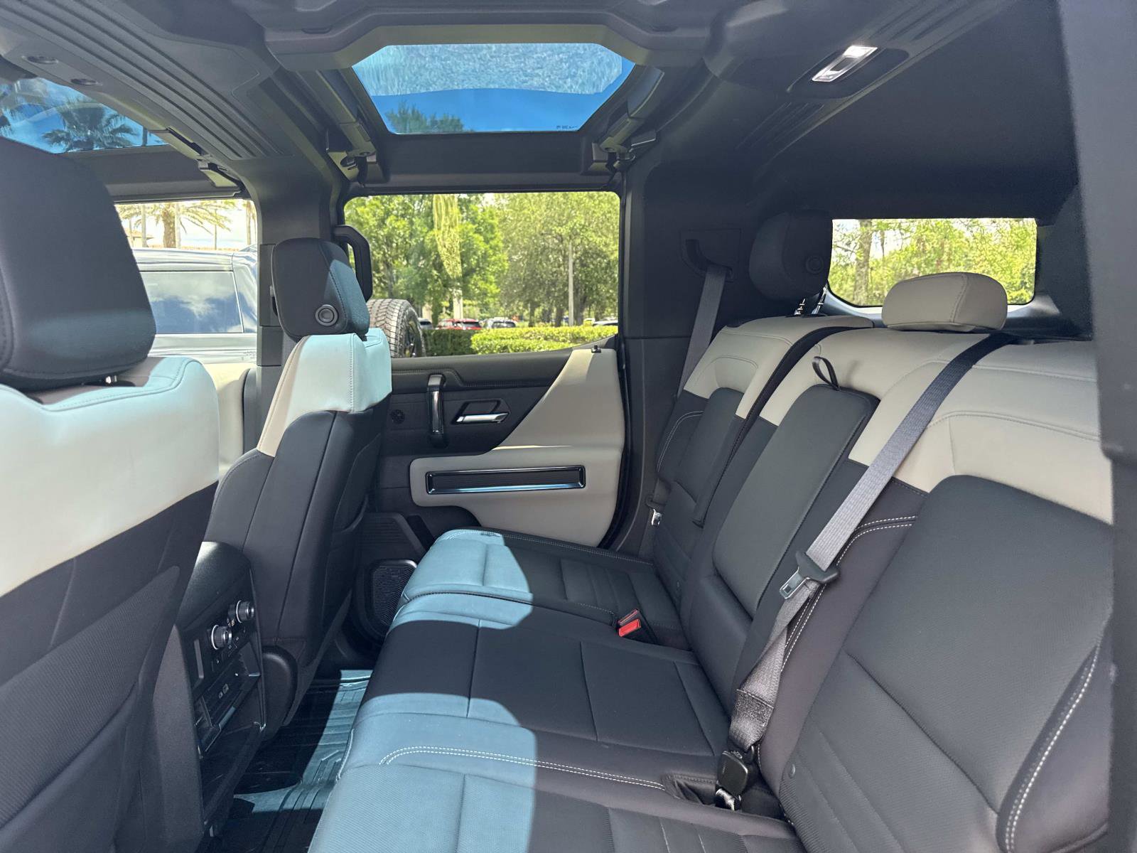 Used 2026 GMC Hummer EV SUV AWD/4WD image 15