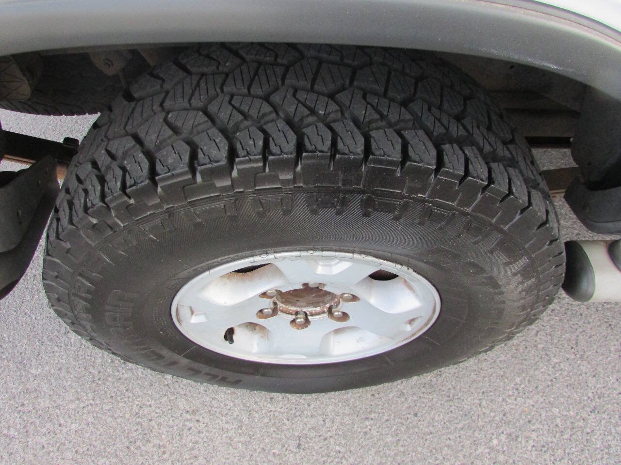 Used 2000 Nissan Xterra XE RWD image 15