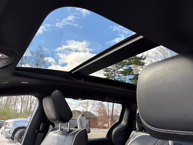 Used 2025 Chrysler Pacifica Limited AWD/4WD image 29