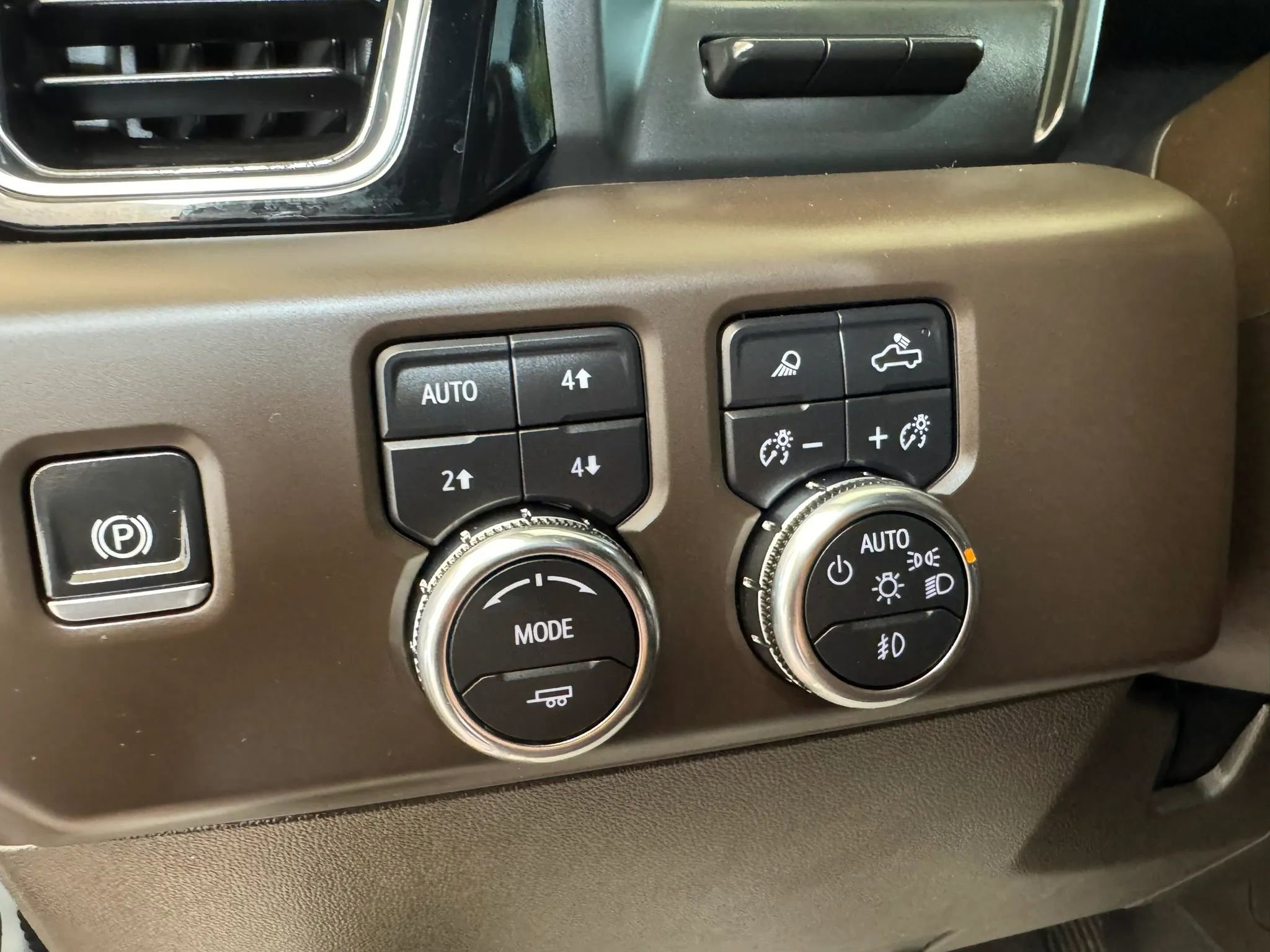 Used 2024 GMC Sierra 2500 Denali w/ Denali Reserve Package image 18