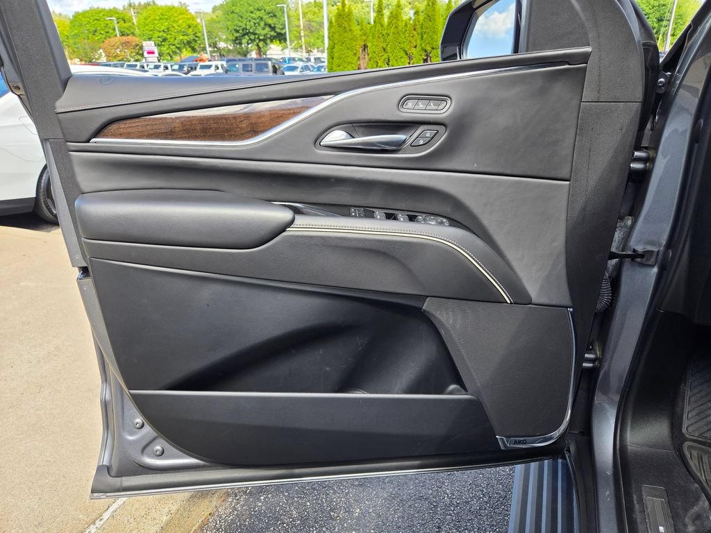 Used 2022 Cadillac Escalade ESV Premium Luxury Platinum w/ LPO, Radiant Package AWD/4WD image 20