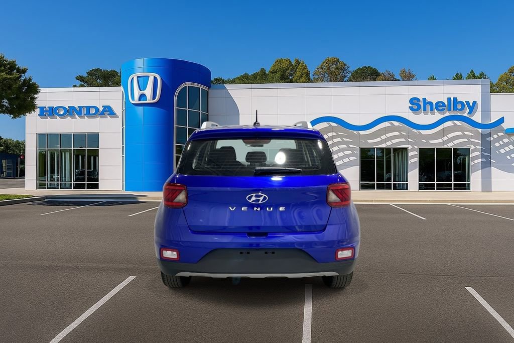 Used 2025 Hyundai Venue SEL image 7