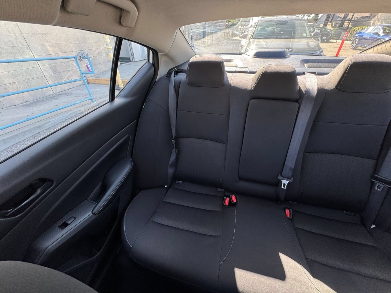 Used 2025 Nissan Altima 2.5 SV FWD image 40