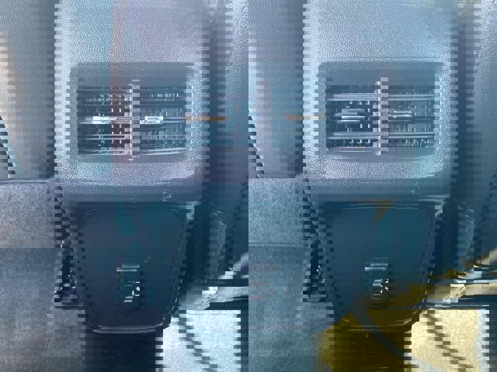 Used 2024 GMC Terrain SLT image 37