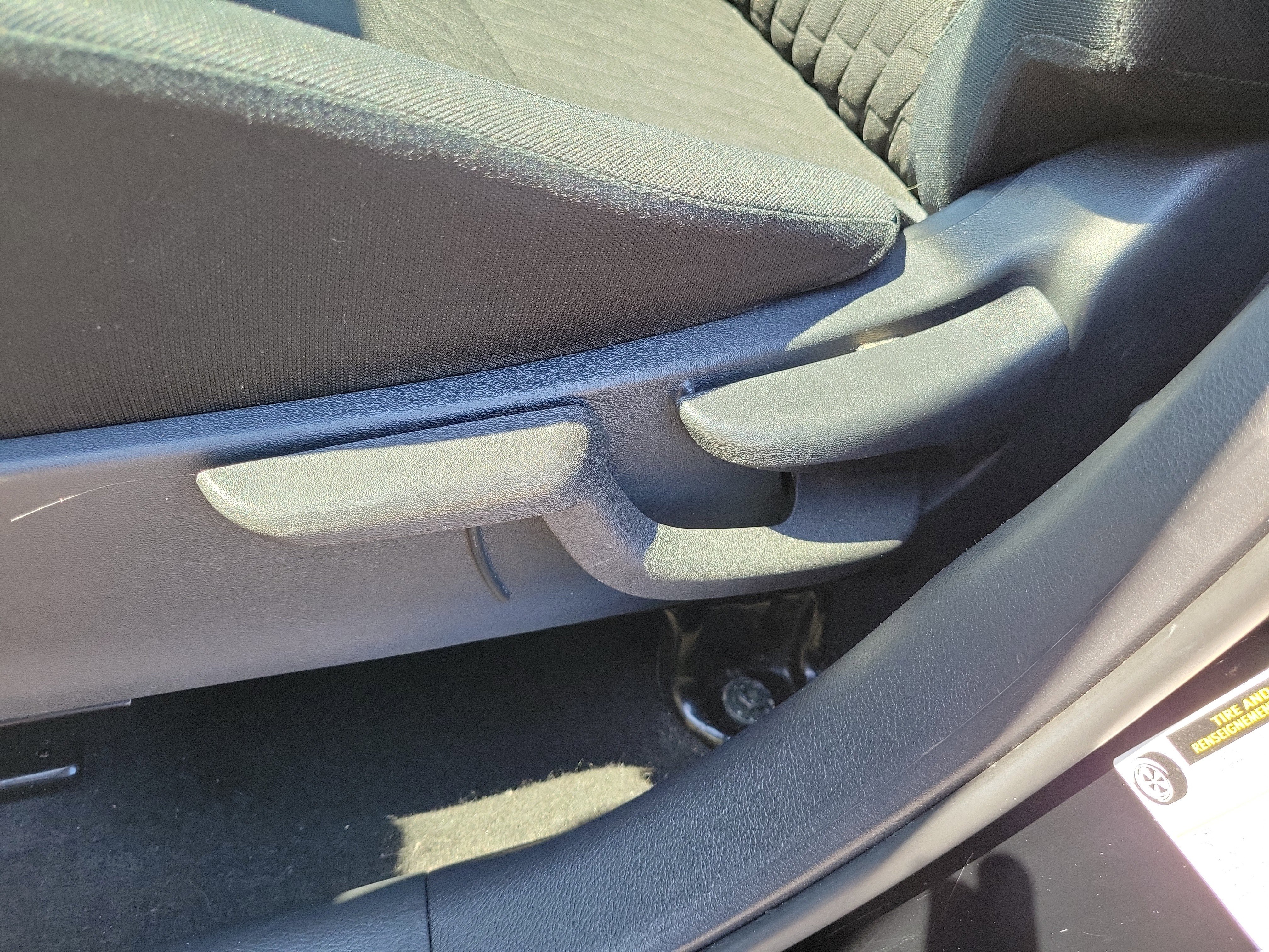 Used 2023 Nissan Kicks SV image 16