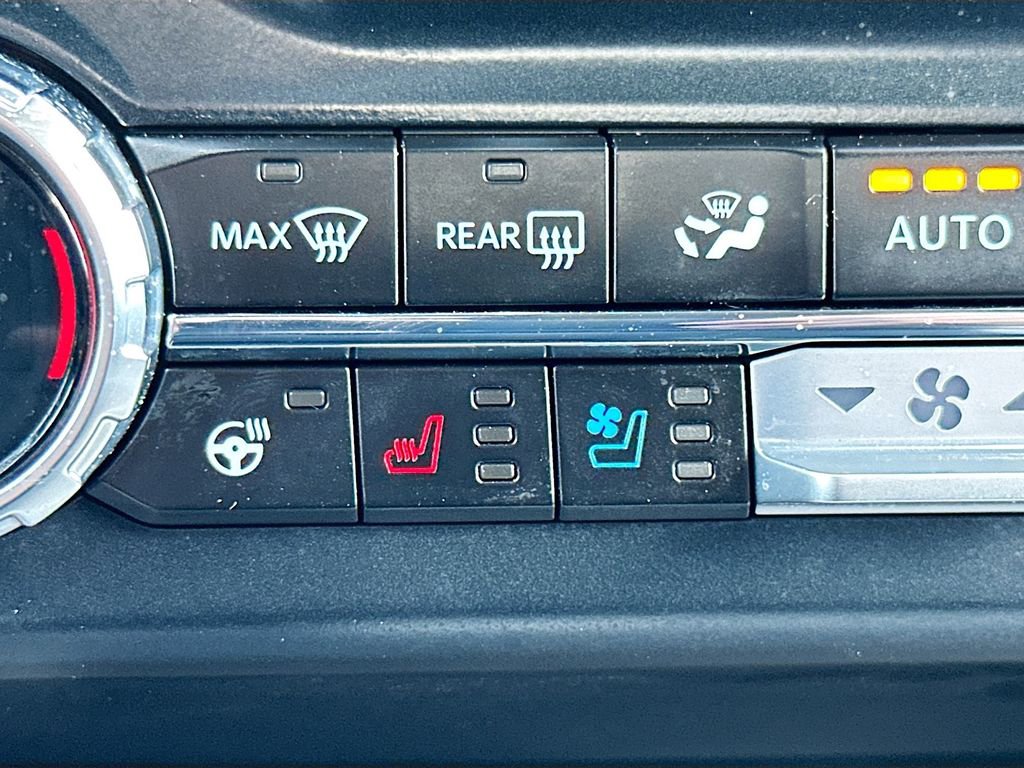 Used 2024 Ford F350 Platinum image 21