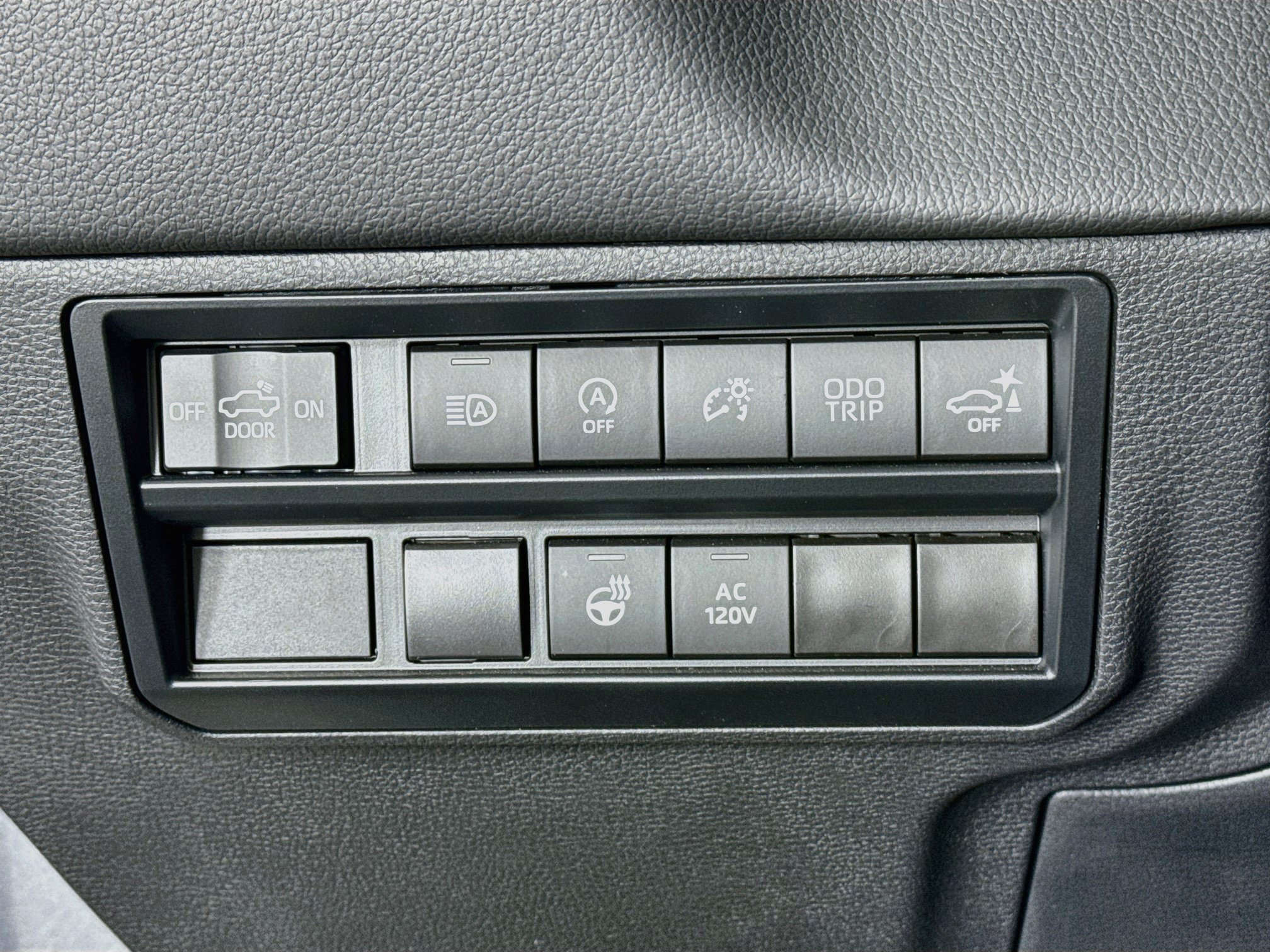 Used 2024 Toyota Tundra Limited AWD/4WD image 10