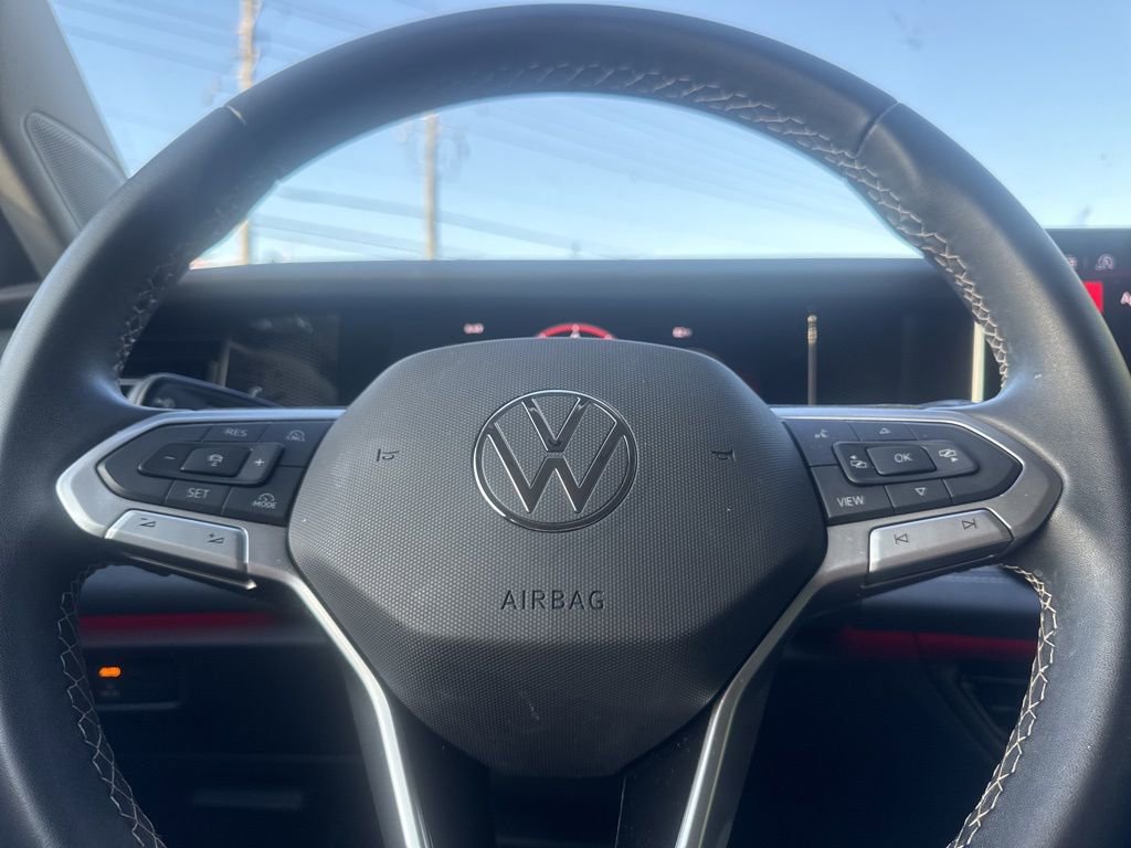 Used 2025 Volkswagen Tiguan SE FWD image 19