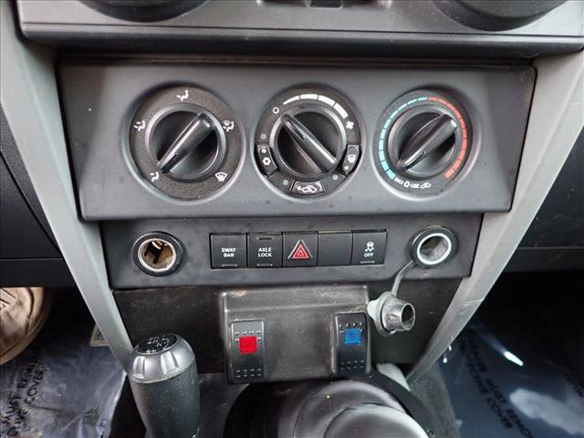 Used 2010 Jeep Wrangler Unlimited Rubicon w/ Trailer Tow Group AWD/4WD image 17