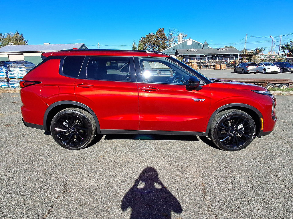 Used 2025 Mitsubishi Outlander SEL Black Edition AWD/4WD image 9