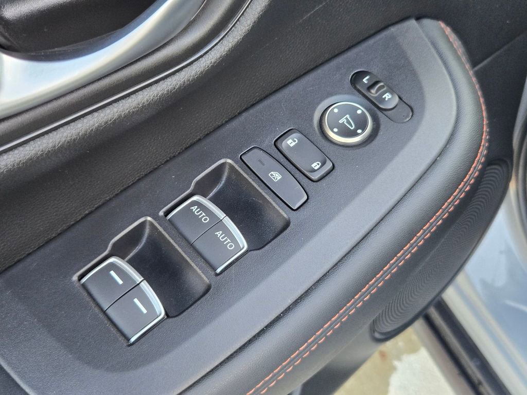 Used 2025 Honda HR-V Sport image 12