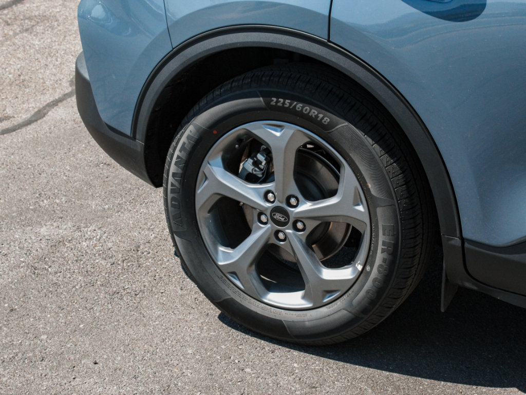 Used 2025 Ford Escape ST-Line FWD image 4