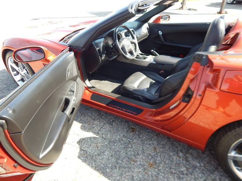 Used 2005 Chevrolet Corvette Convertible w/ Preferred Equipment Group RWD image 20