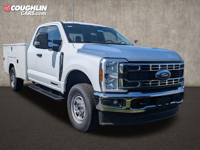 New 2025 Ford F350 XL w/ XL Chrome Package
