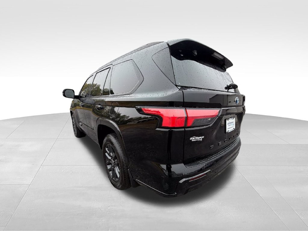 Used 2024 Toyota Sequoia Platinum AWD/4WD image 3