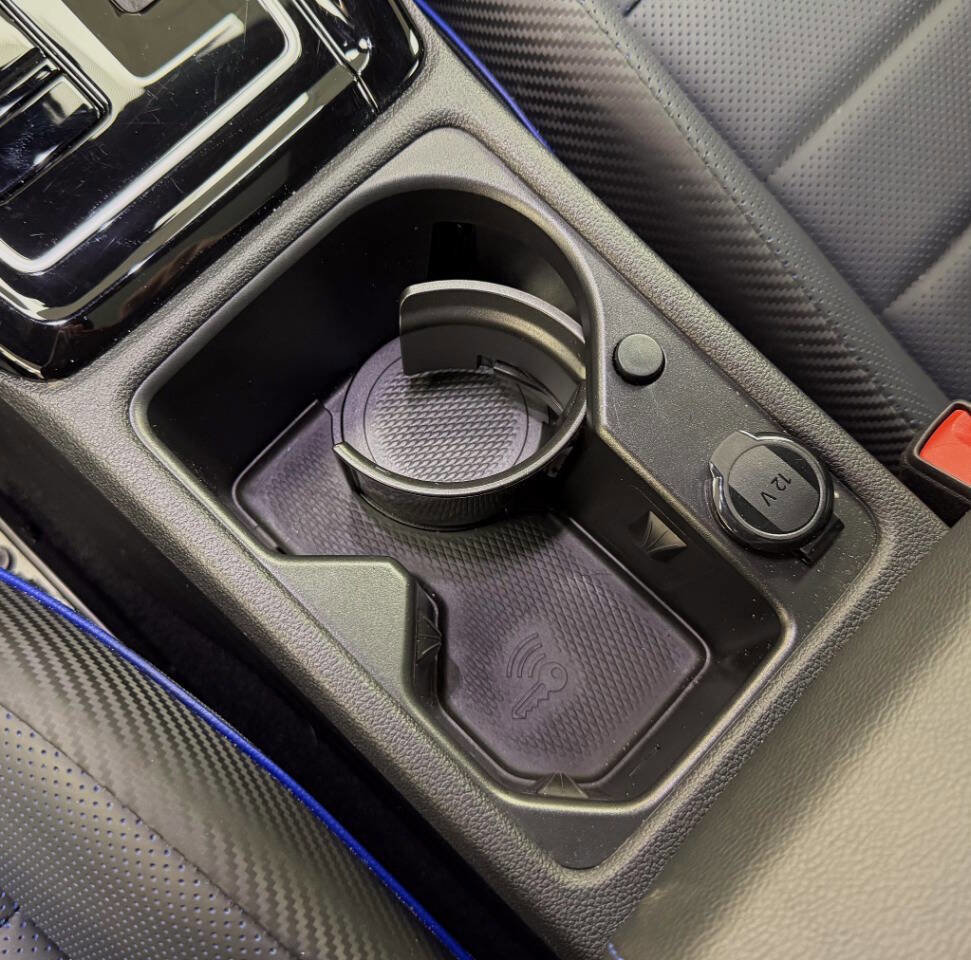 Used 2025 Volkswagen Golf R Black Edition image 51