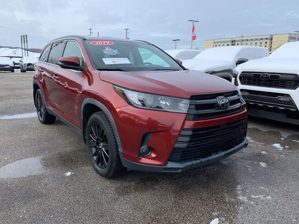 Used 2019 Toyota Highlander SE