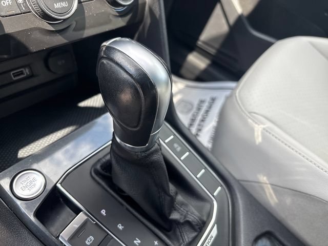 Used 2018 Volkswagen Tiguan SEL AWD/4WD image 24