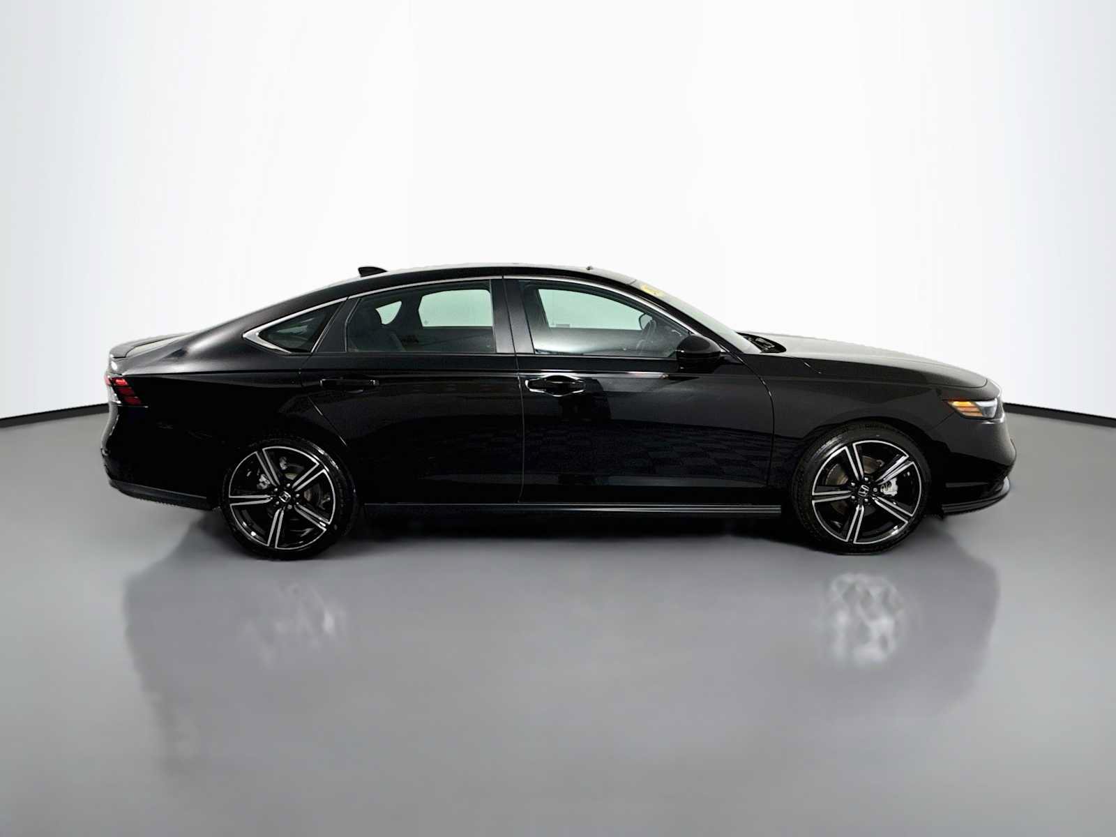 Certified 2024 Honda Accord Sport image 8