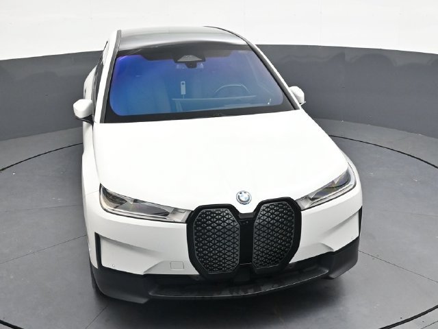 Certified 2024 BMW iX xDrive50 w/ Premium Package AWD/4WD image 28