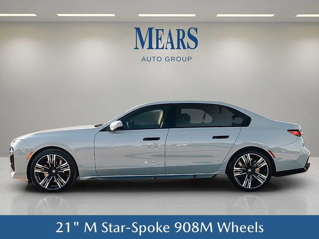 Used 2025 BMW 760i xDrive w/ Executive Package image 8