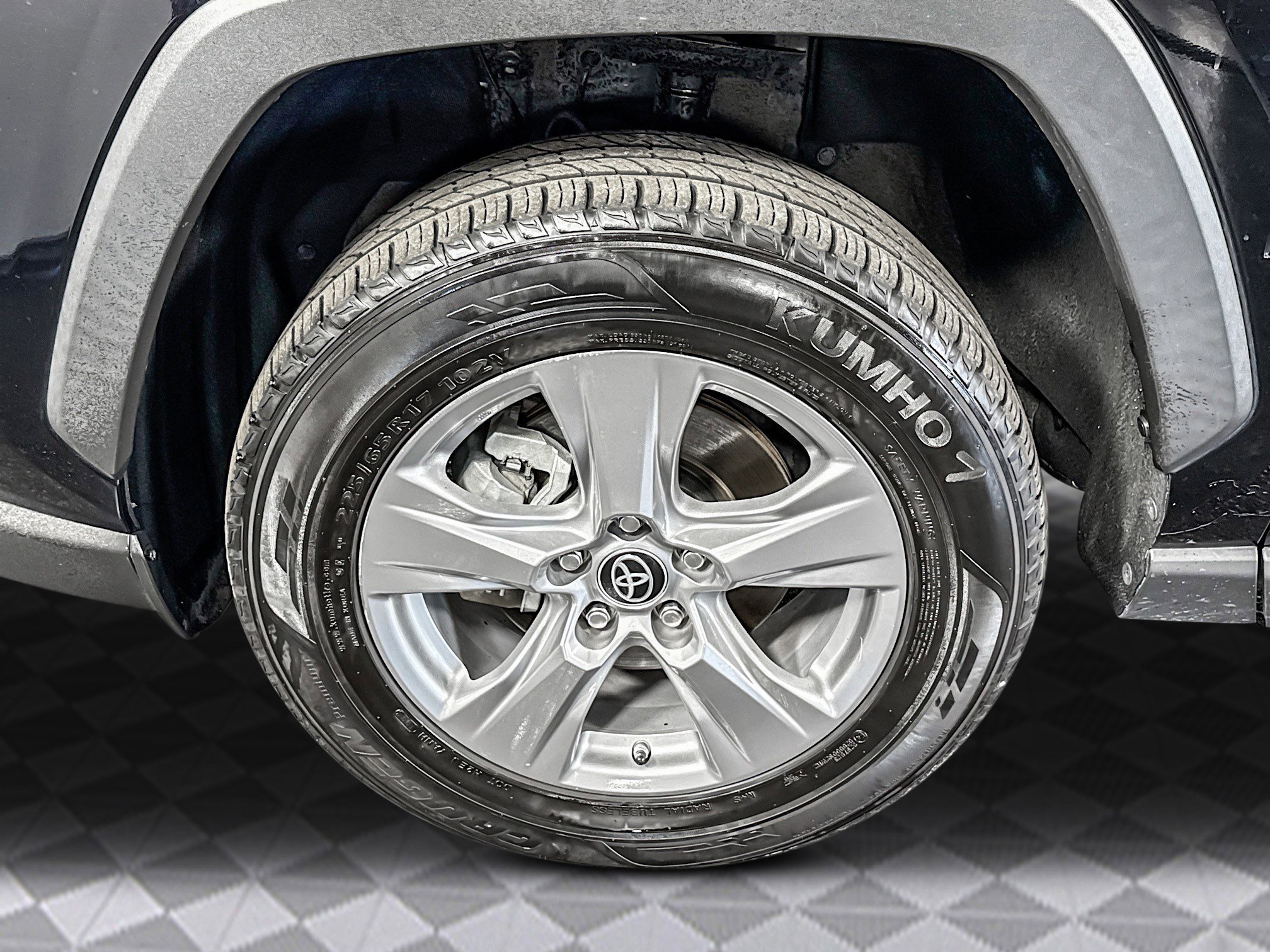 Used 2022 Toyota RAV4 LE image 31