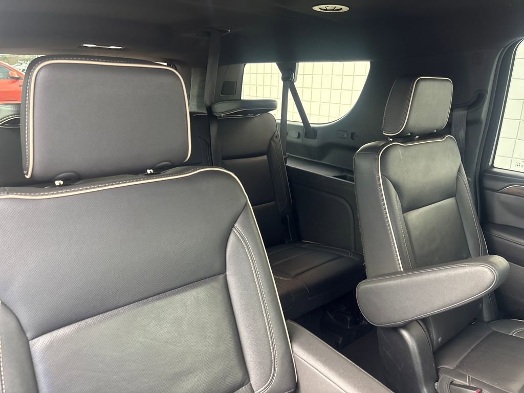 Used 2023 Chevrolet Suburban Premier image 27