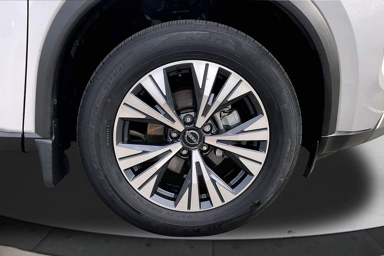 Used 2023 Nissan Rogue SV w/ SV Premium B Package image 35