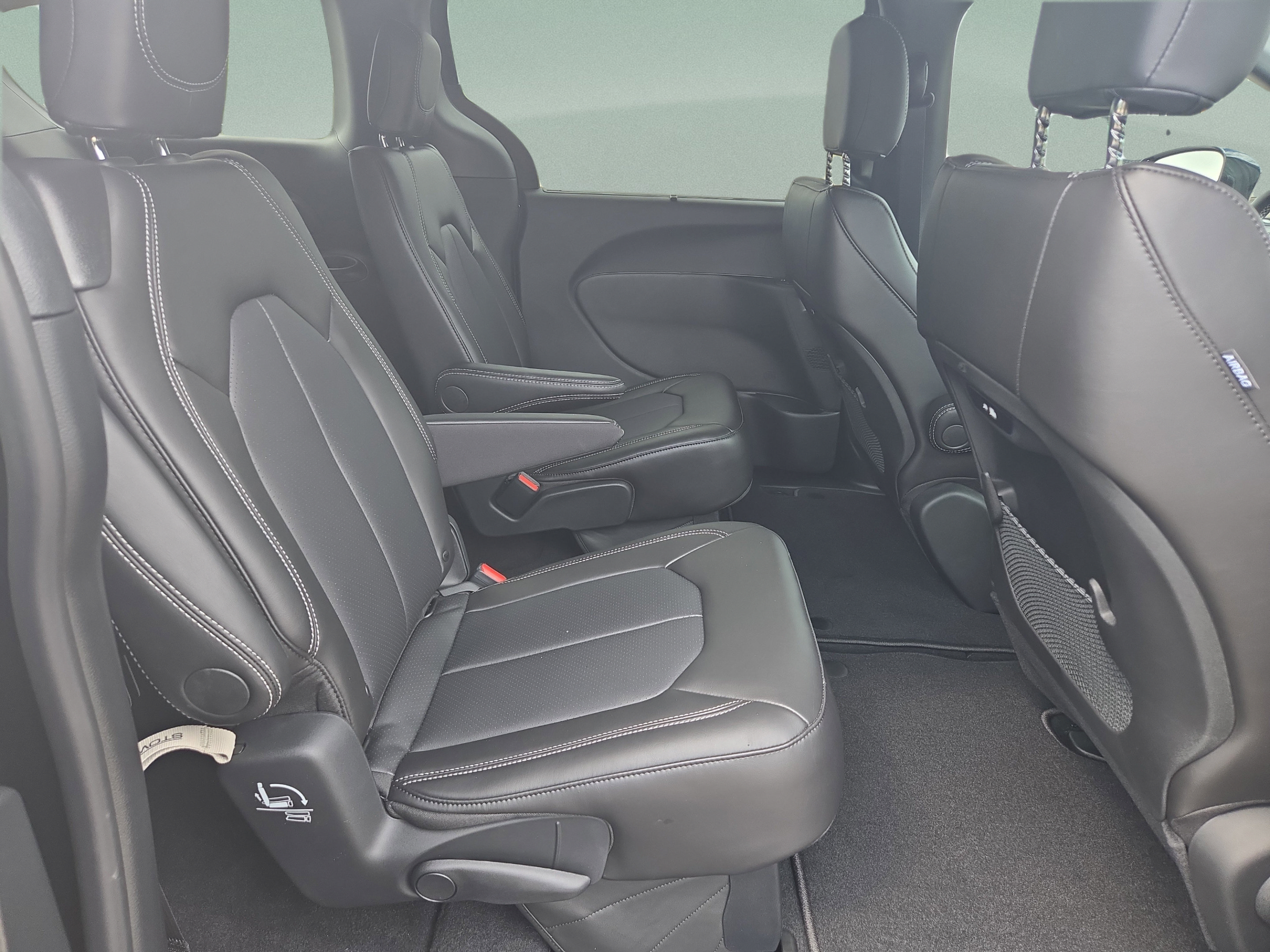 New 2026 Chrysler Pacifica Select w/ S Appearance Package FWD image 26