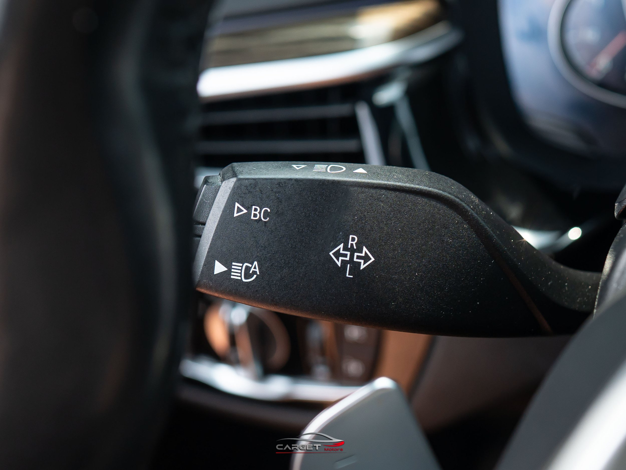 Used 2018 BMW M550i xDrive AWD/4WD image 29