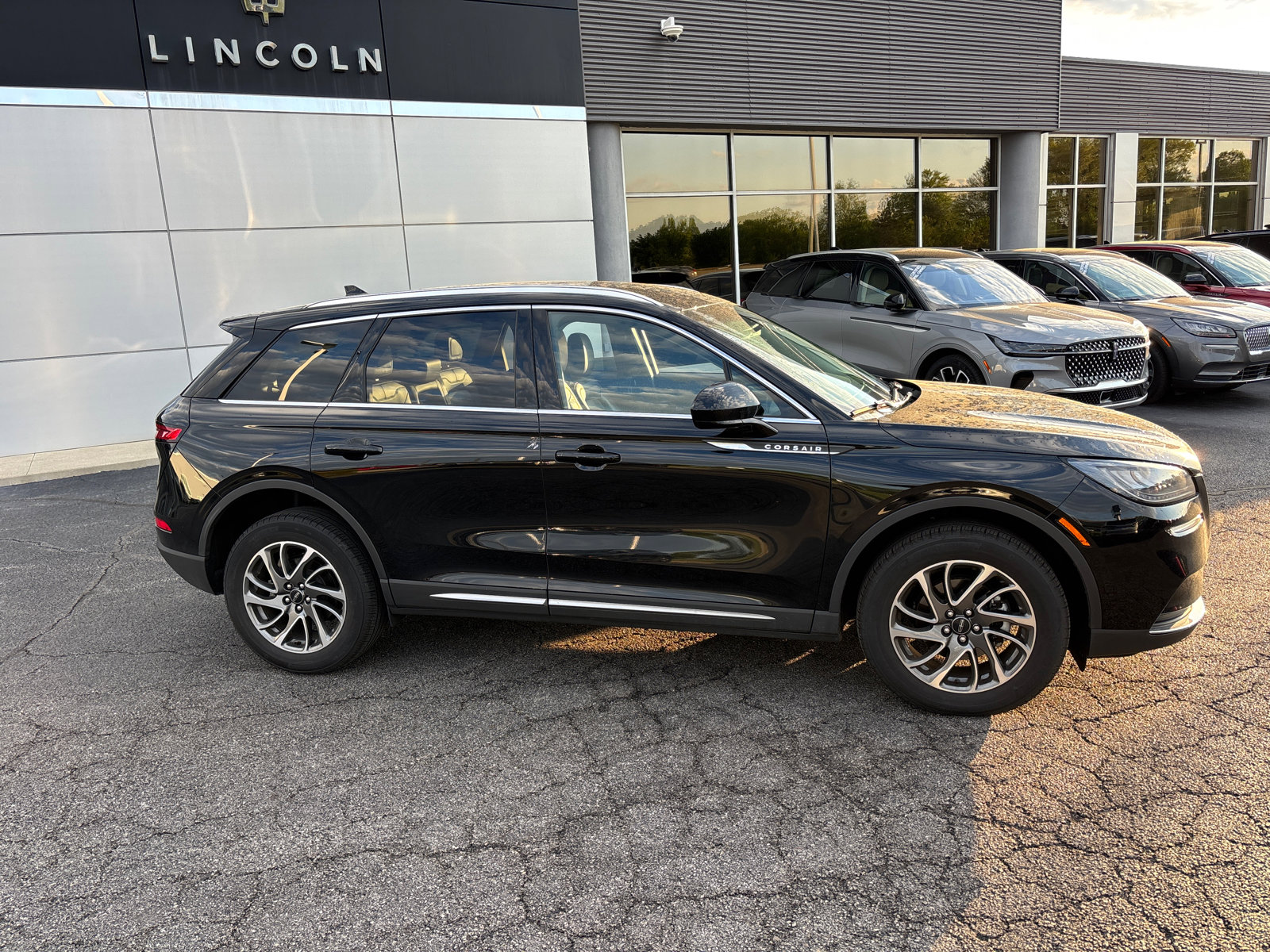 Certified 2022 Lincoln Corsair FWD image 8
