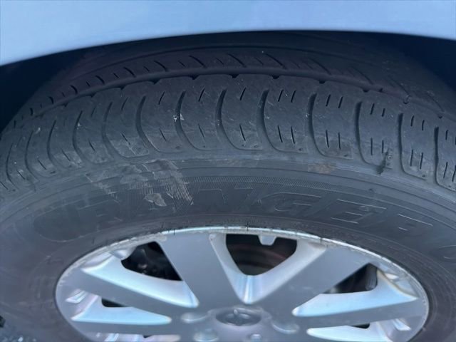 Used 2013 Chrysler Town & Country Touring image 11