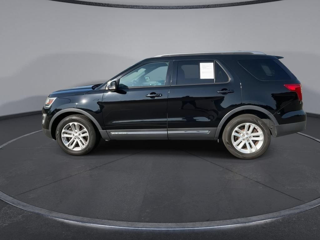 Used 2016 Ford Explorer XLT w/ Equipment Group 202A FWD image 5