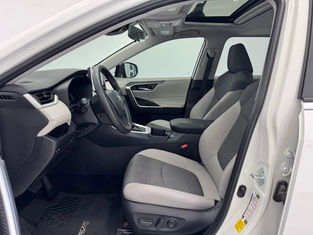 Used 2025 Toyota RAV4 XLE w/ Convenience Package FWD image 17