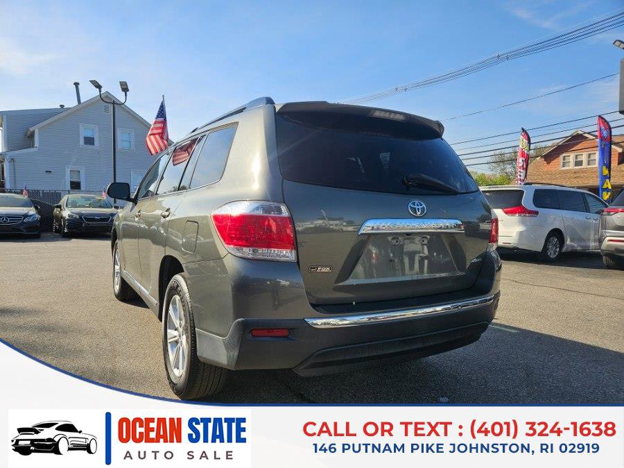 Used 2012 Toyota Highlander SE w/ Tow Pkg AWD/4WD image 3