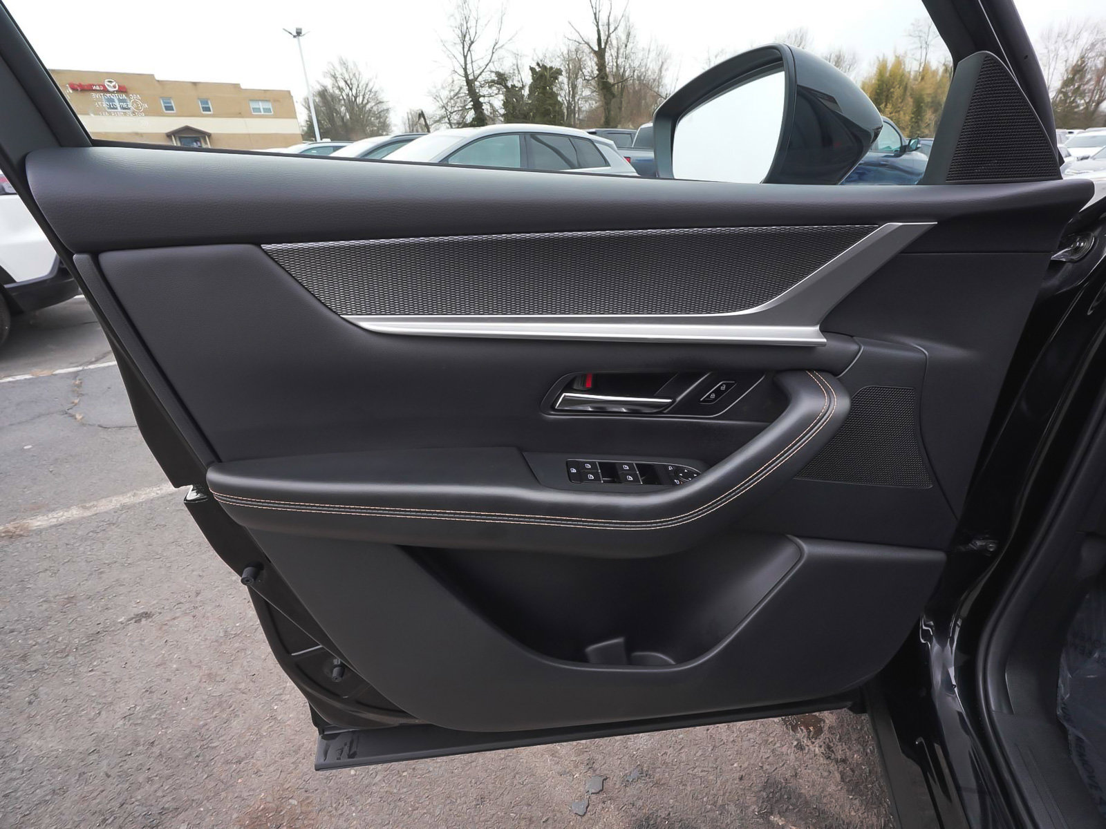 Used 2024 MAZDA CX-90 Plug-In Hybrid w/ Preferred image 9