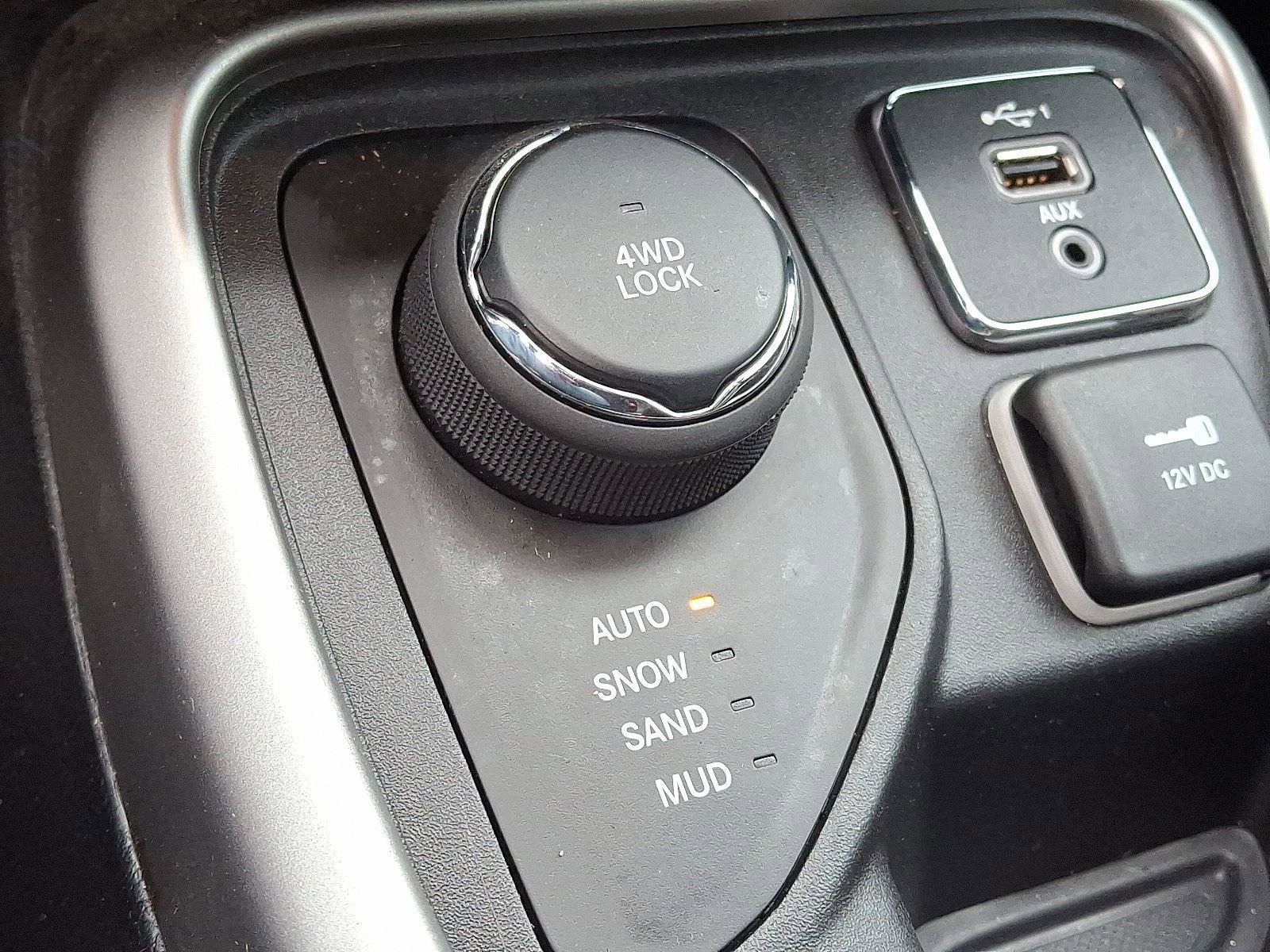 Used 2020 Jeep Compass Latitude w/ Popular Equipment Group image 23