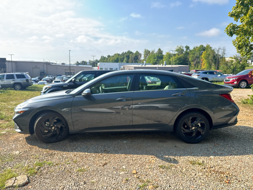 Used 2026 Hyundai Elantra SEL Sport Premium FWD image 8
