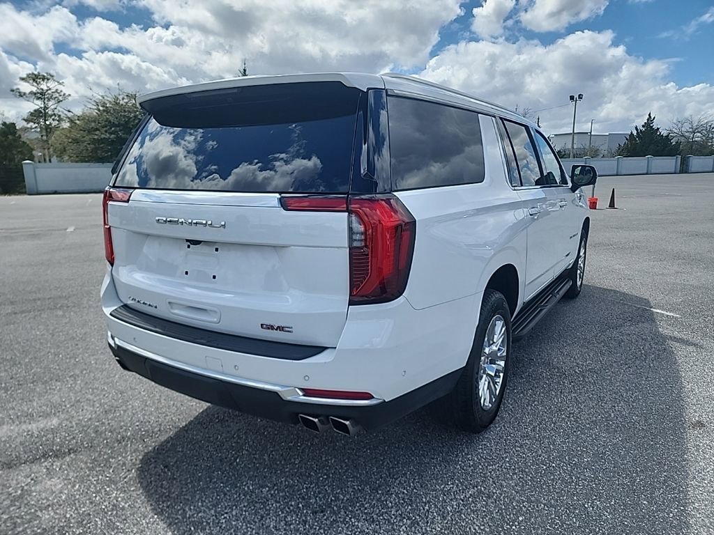 Used 2025 GMC Yukon XL Denali image 6