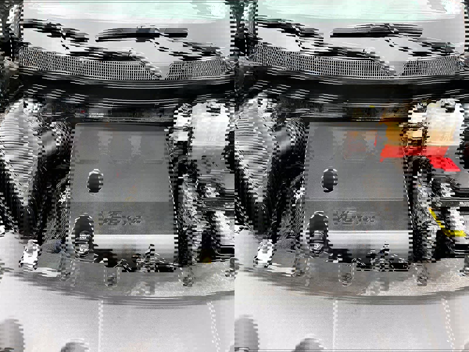 Used 2023 Chevrolet Traverse LT image 31