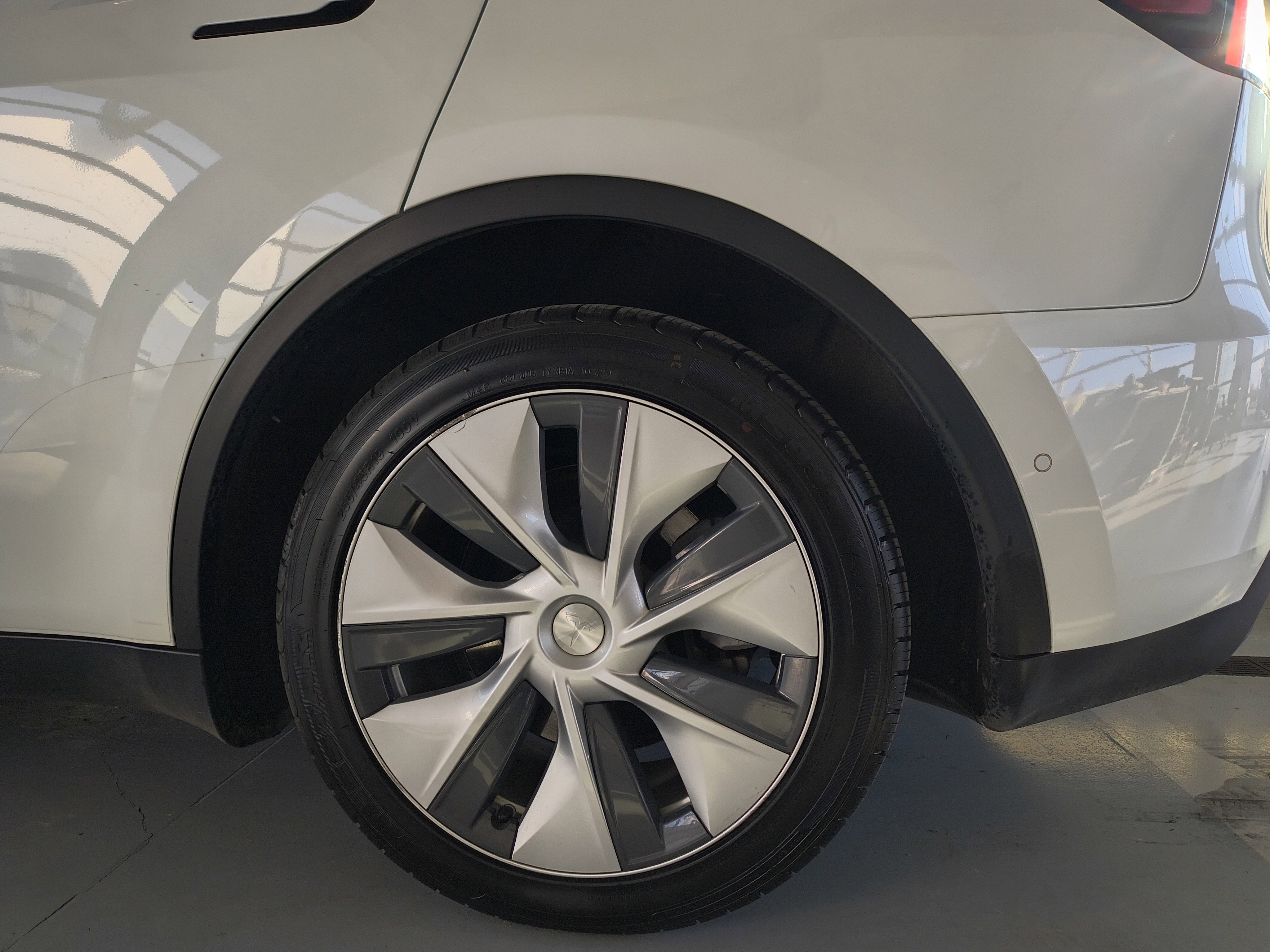 Used 2021 Tesla Model Y Long Range image 23