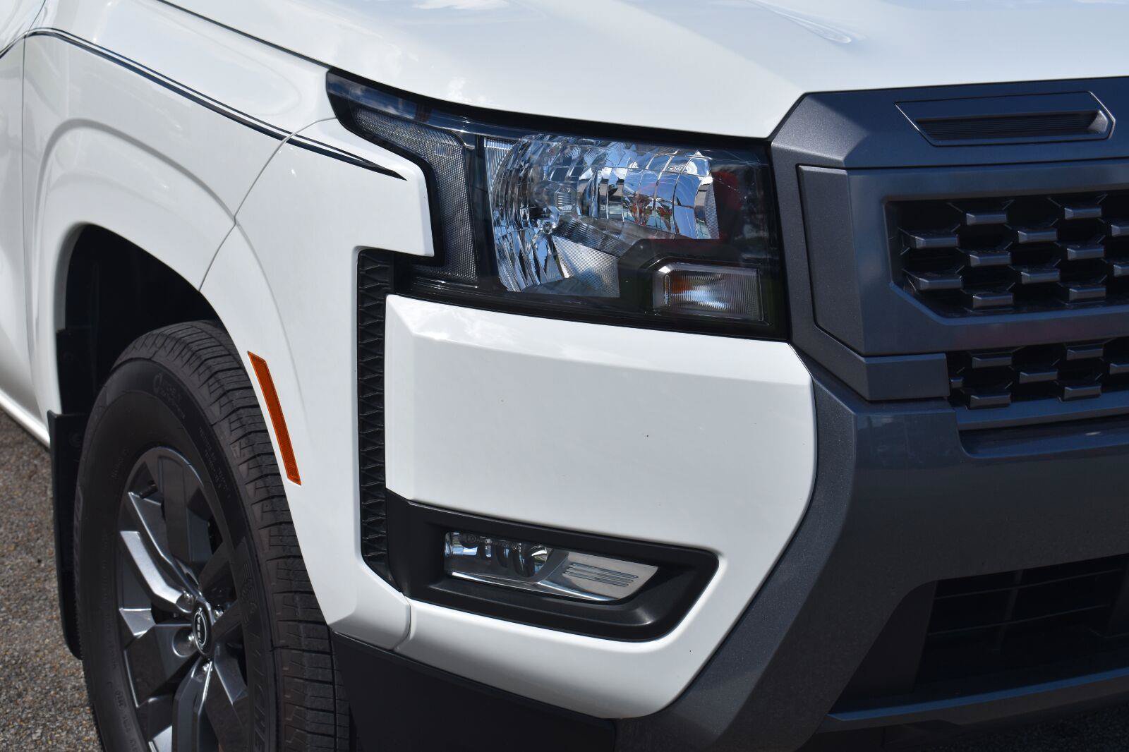 Certified 2025 Nissan Frontier SV w/ SV Convenience Package RWD image 19