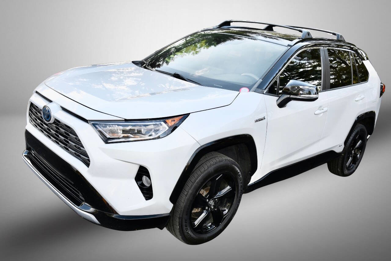 Used 2020 Toyota RAV4 XSE w/ XSE Grade Weather Package image 3