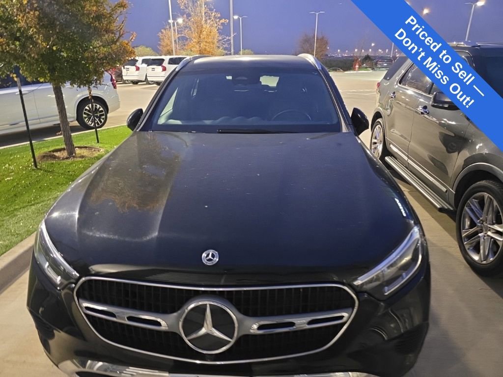 Used 2024 Mercedes-Benz GLC 300 4MATIC image 2