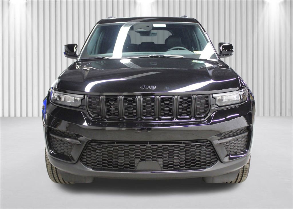 New 2025 Jeep Grand Cherokee Altitude image 38