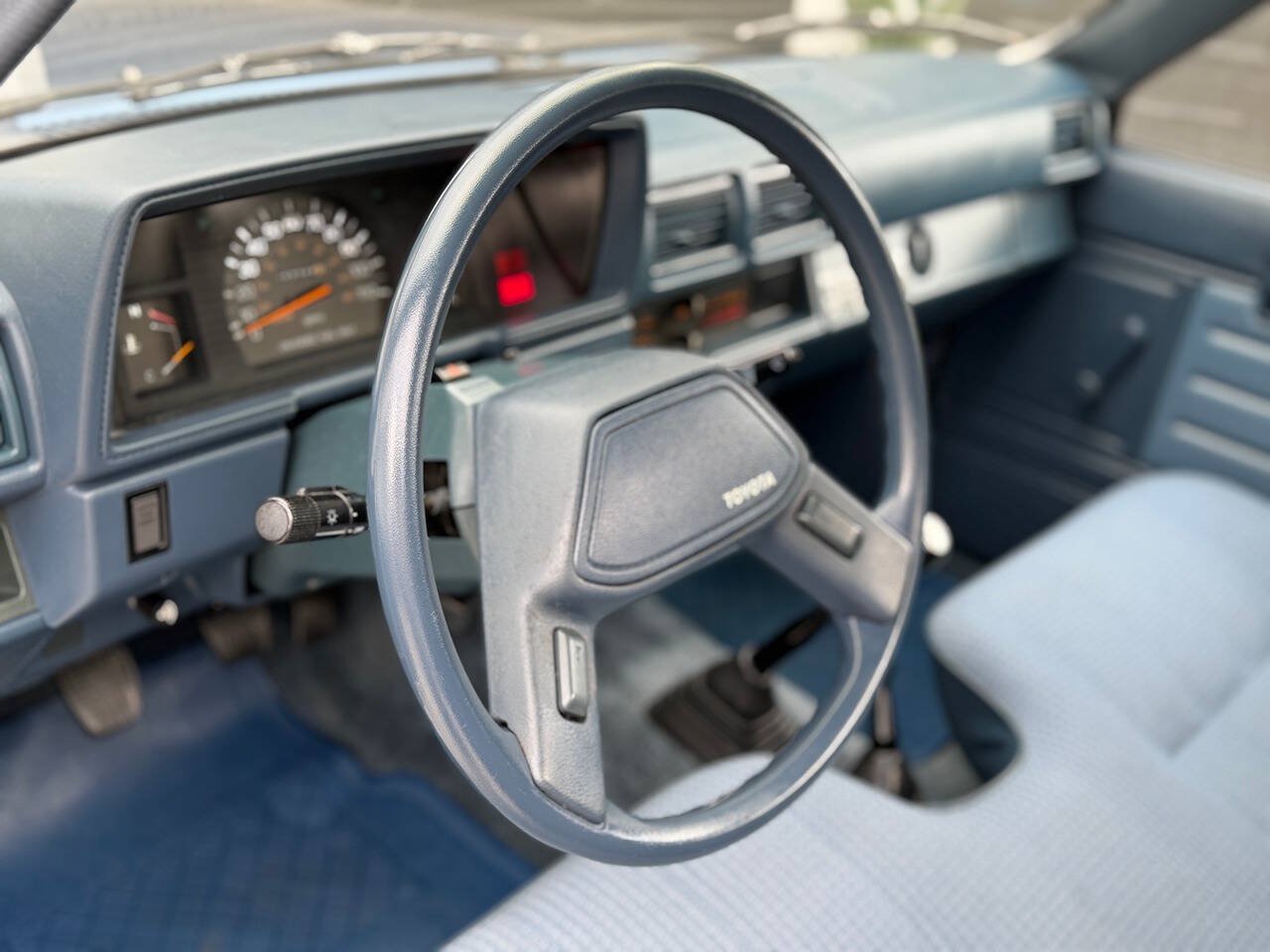 Used 1988 Toyota Pickup 4x4 Regular Cab image 9